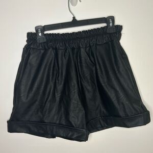 Venti6 | black shorts | large